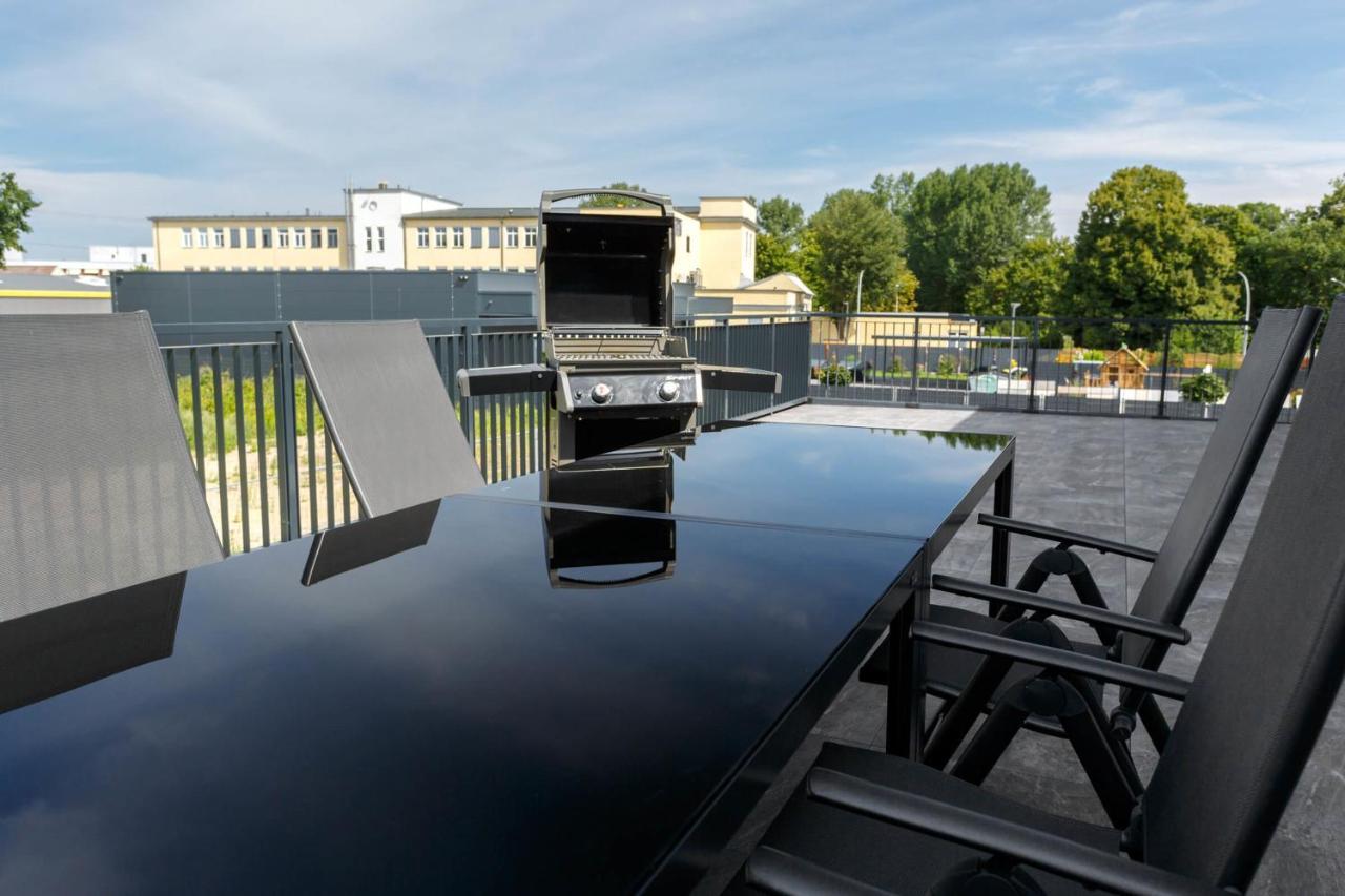 Monteurzimmer Berlin Pankow Mit Dachterrasse - Nur 10 Min. Von Der A10 - 3 Zimmer/ 7 Betten Eksteriør billede