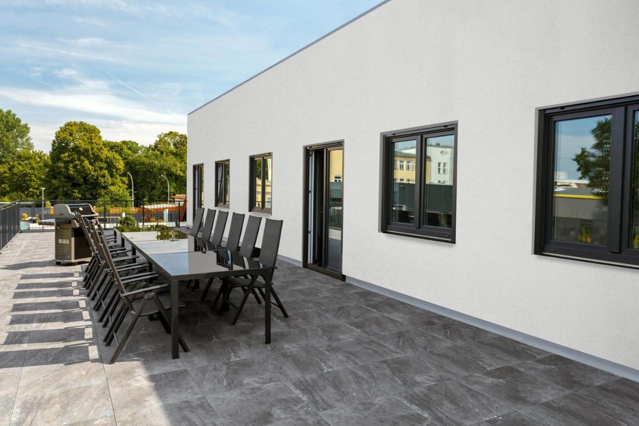 Monteurzimmer Berlin Pankow Mit Dachterrasse - Nur 10 Min. Von Der A10 - 3 Zimmer/ 7 Betten Eksteriør billede